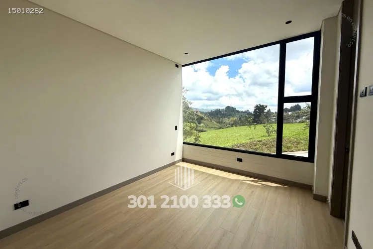 Casa de 3 alcobas en venta en Loma Del Escobero, Envigado, 330 m² · foto 22 de 24