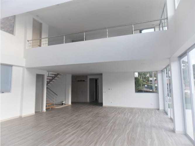 Casa de 4 alcobas en arriendo en San Bernardo Del Viento, Manizales, 300 m² · foto 3 de 24