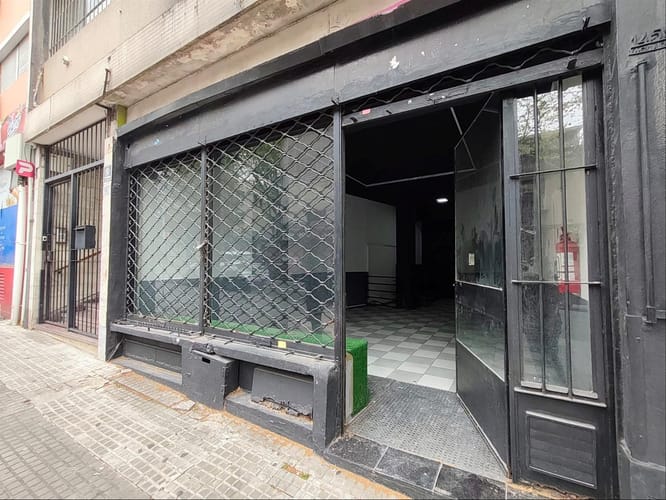 ALQUILER Local comercial de 88m2 en Centro · Foto 2