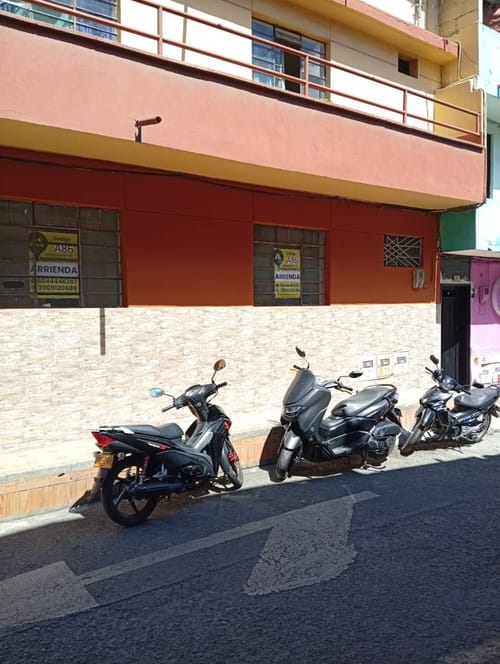 Apartamento en arriendo en Las Violetas, Medellín, 35 m² · foto 1 de 5