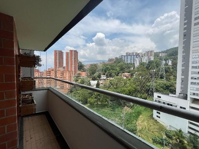 Apartamento en arriendo en Loma Del Indio, Medellín, 78 m² · foto 6 de 24
