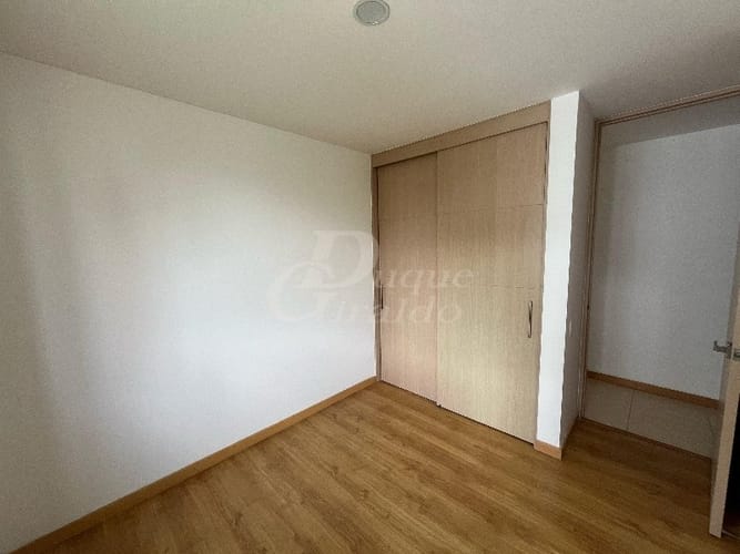 Apartamento en arriendo en Loma Del Indio, Medellín, 78 m² · foto 7 de 24