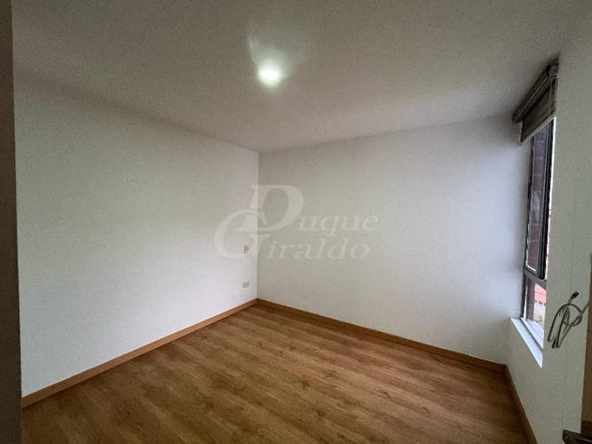 Apartamento en arriendo en Loma Del Indio, Medellín, 78 m² · foto 9 de 24