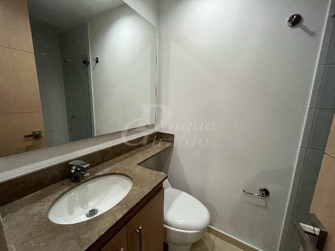 Apartamento en arriendo en Loma Del Indio, Medellín, 78 m² · foto 13 de 24