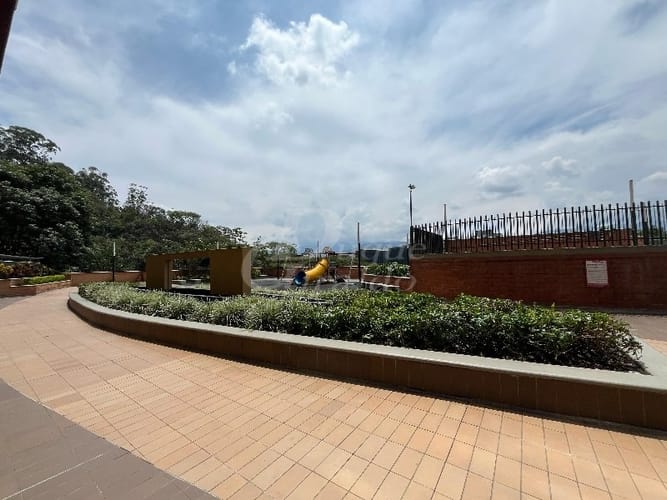 Apartamento en arriendo en Loma Del Indio, Medellín, 78 m² · foto 20 de 24