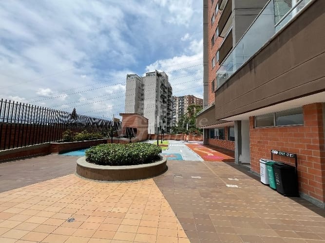 Apartamento en arriendo en Loma Del Indio, Medellín, 78 m² · foto 21 de 24