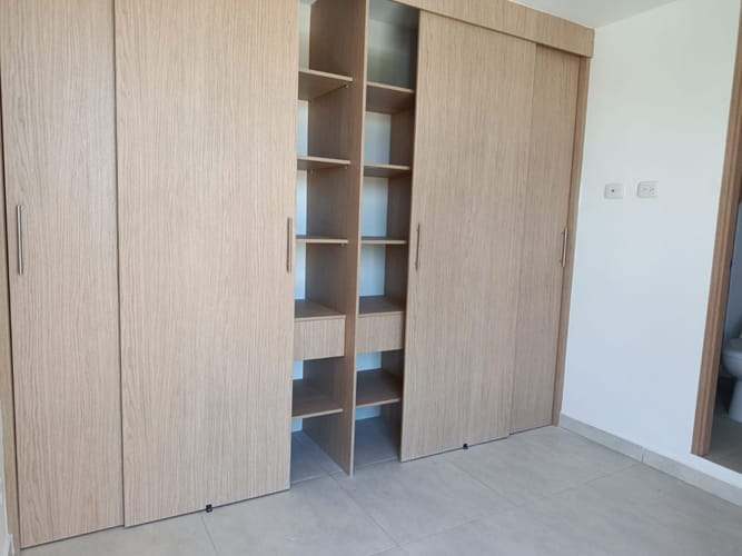 Apartamento de 3 alcobas en venta en Cuatro Esquinas, Rionegro, 55 m² · foto 2 de 16