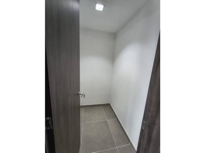 Apartamento de 2 alcobas en arriendo en Las Palmas, Envigado, 130 m² · foto 2 de 12