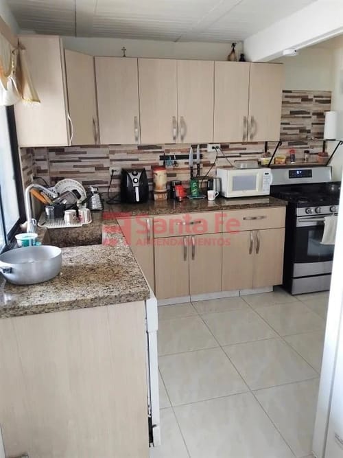 Casa de 4 alcobas en arriendo en La Bermejala, La Estrella, 550 m² · foto 4 de 10