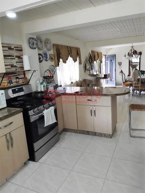 Casa de 4 alcobas en arriendo en La Bermejala, La Estrella, 550 m² · foto 5 de 10