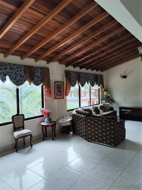 Casa de 4 alcobas en arriendo en La Bermejala, La Estrella, 550 m² · foto 10 de 10