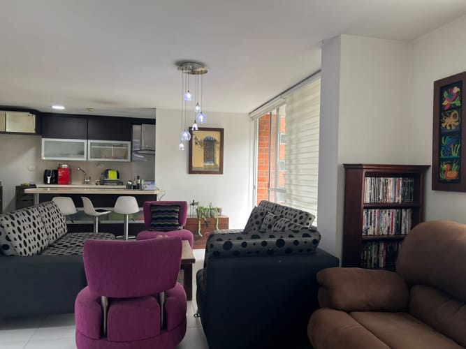 Apartamento de 2 alcobas en venta en Quebrada Clara, Envigado, 79 m² · foto 2 de 18
