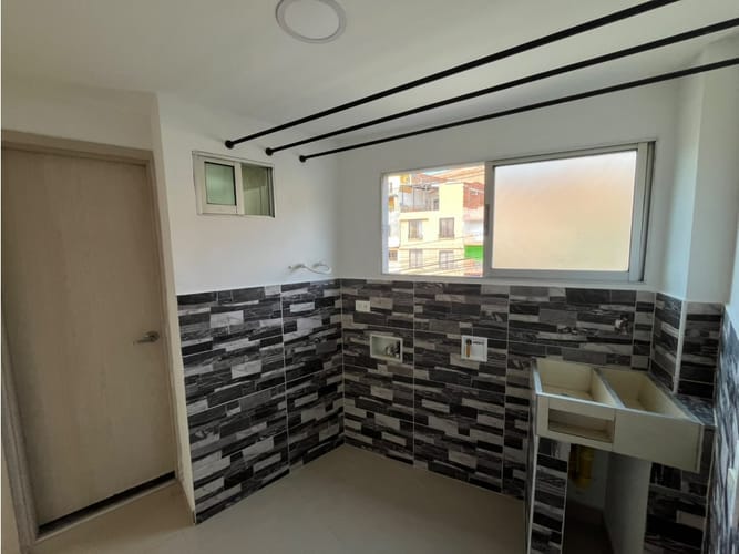 Apartamento de 3 alcobas en arriendo en Cabañas, Bello, 58 m² · foto 16 de 20