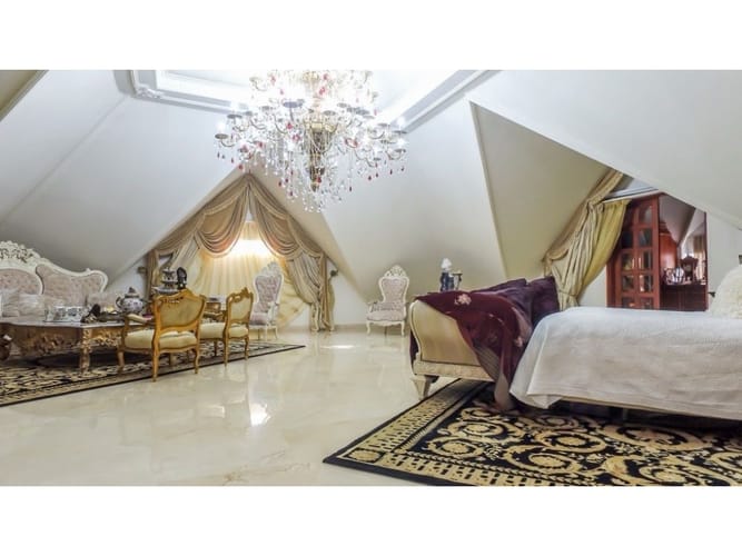 Casa de 4 alcobas en venta en Altos Del Poblado, Medellín, 912 m² · foto 2 de 24