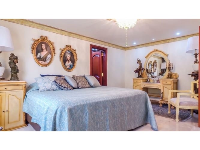 Casa de 4 alcobas en venta en Altos Del Poblado, Medellín, 912 m² · foto 5 de 24