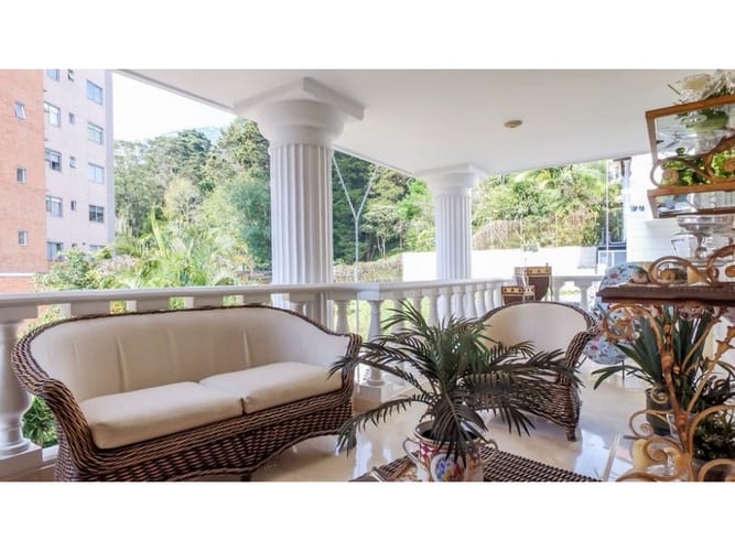 Casa de 4 alcobas en venta en Altos Del Poblado, Medellín, 912 m² · foto 6 de 24