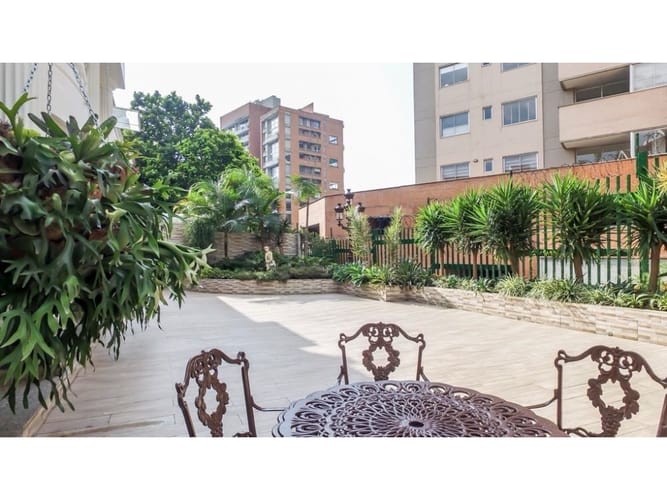 Casa de 4 alcobas en venta en Altos Del Poblado, Medellín, 912 m² · foto 13 de 24
