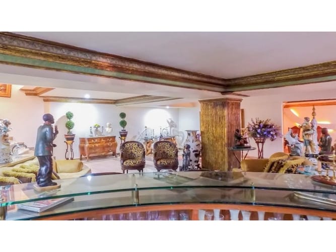 Casa de 4 alcobas en venta en Altos Del Poblado, Medellín, 912 m² · foto 16 de 24