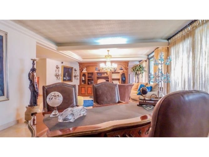 Casa de 4 alcobas en venta en Altos Del Poblado, Medellín, 912 m² · foto 23 de 24