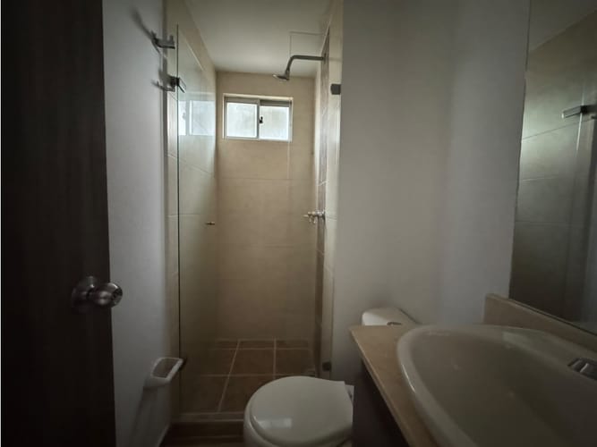 Apartamento de 3 alcobas en venta en Calle Del Banco, Sabaneta, 75 m² · foto 4 de 9