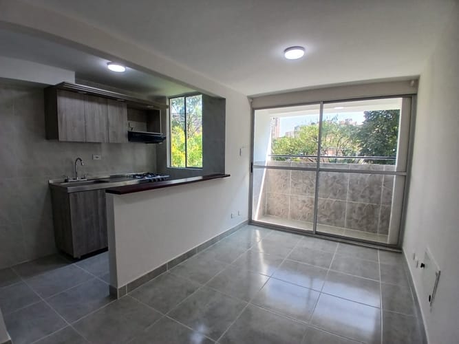 Apartamento de 3 alcobas en arriendo en Belén, Medellín, 50 m² · foto 2 de 17