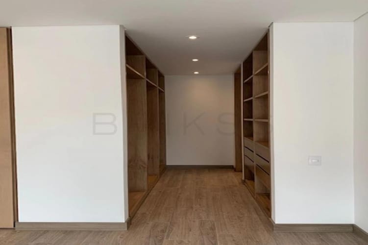Apartamento de 1 alcoba en venta en Chico, Bogotá, 75 m² · foto 3 de 8