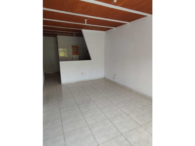 Casa de 5 alcobas en venta en Republica De Israel, Cali, 215 m² · foto 6 de 24
