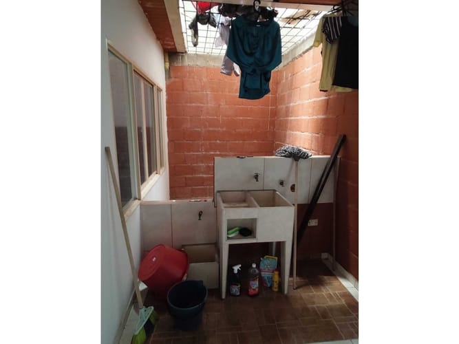 Casa de 5 alcobas en venta en Republica De Israel, Cali, 215 m² · foto 14 de 24