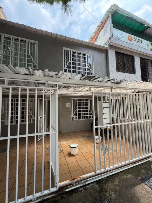 Apartaestudio en arriendo en Santa Isabel, Cali, 25 m² · foto 1 de 15