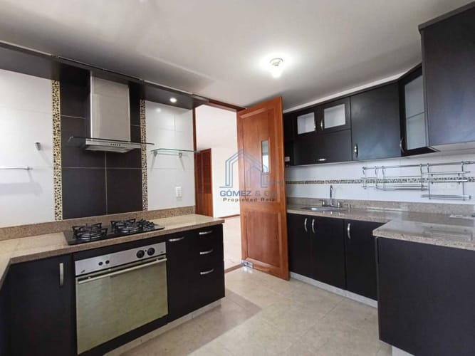 Apartamento de 3 alcobas en arriendo en El Tesoro, Medellín, 175 m² · foto 4 de 16