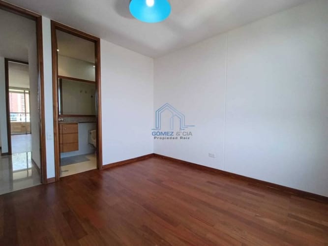 Apartamento de 3 alcobas en arriendo en El Tesoro, Medellín, 175 m² · foto 6 de 16