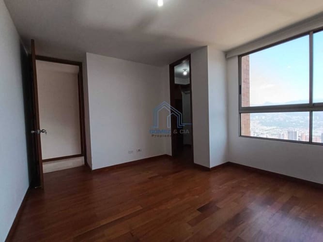 Apartamento de 3 alcobas en arriendo en El Tesoro, Medellín, 175 m² · foto 10 de 16