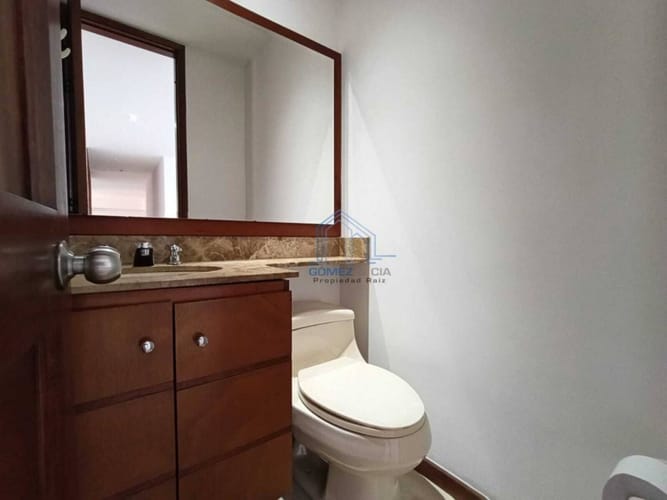 Apartamento de 3 alcobas en arriendo en El Tesoro, Medellín, 175 m² · foto 12 de 16