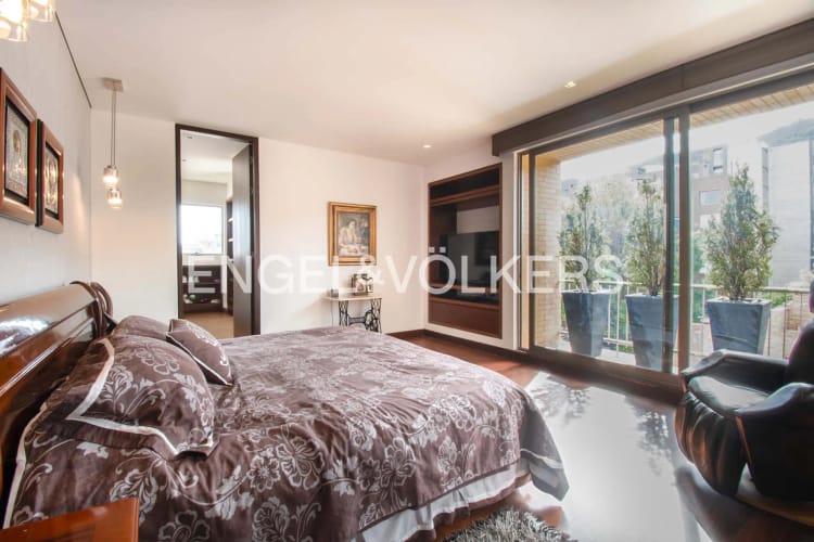 Apartamento de 3 alcobas en venta en La Cabrera, Bogotá, 328 m² · foto 19 de 24