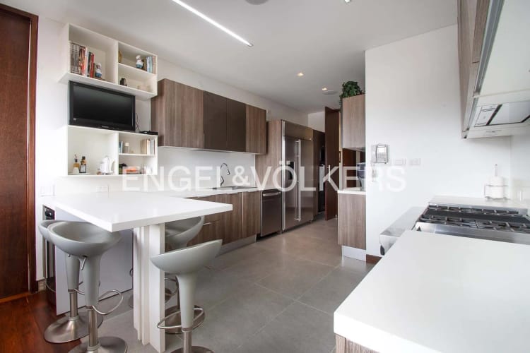 Apartamento de 3 alcobas en venta en La Cabrera, Bogotá, 328 m² · foto 13 de 24