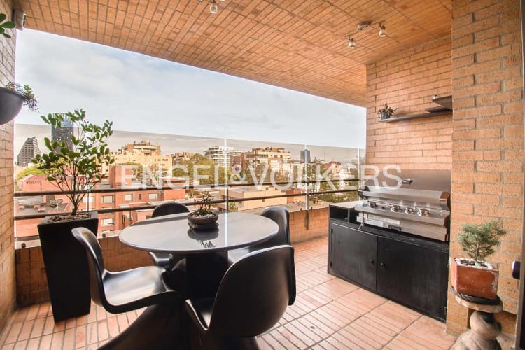 Apartamento de 3 alcobas en venta en La Cabrera, Bogotá, 328 m² · foto 11 de 24