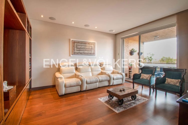 Apartamento de 3 alcobas en venta en La Cabrera, Bogotá, 328 m² · foto 8 de 24