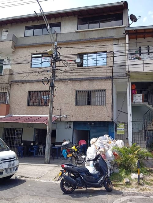 Apartamento en arriendo en Laureles, Medellín, 43 m² · foto 2 de 3