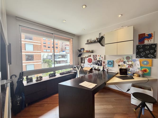 Apartamento de 3 alcobas en venta en Los Rosales, Bogotá, 210 m² · foto 13 de 17