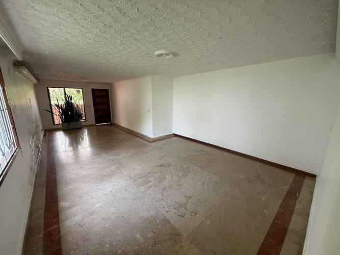 Casa de 8 alcobas en arriendo en Las Lomas, Medellín, 400 m² · foto 11 de 24
