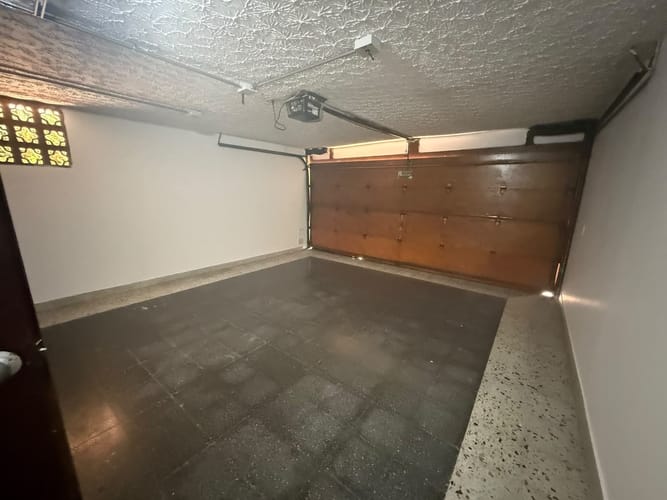 Casa de 8 alcobas en arriendo en Las Lomas, Medellín, 400 m² · foto 18 de 24
