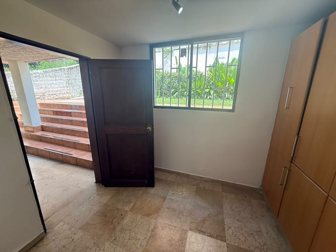 Casa de 8 alcobas en arriendo en Las Lomas, Medellín, 400 m² · foto 6 de 24