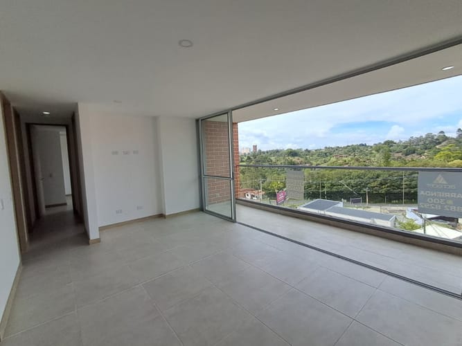 Apartamento de 3 alcobas en arriendo en Centro, Rionegro, 95 m² · foto 3 de 10