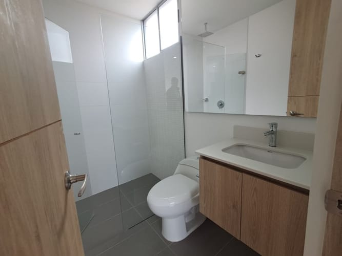 Apartamento de 3 alcobas en arriendo en Centro, Rionegro, 95 m² · foto 6 de 10
