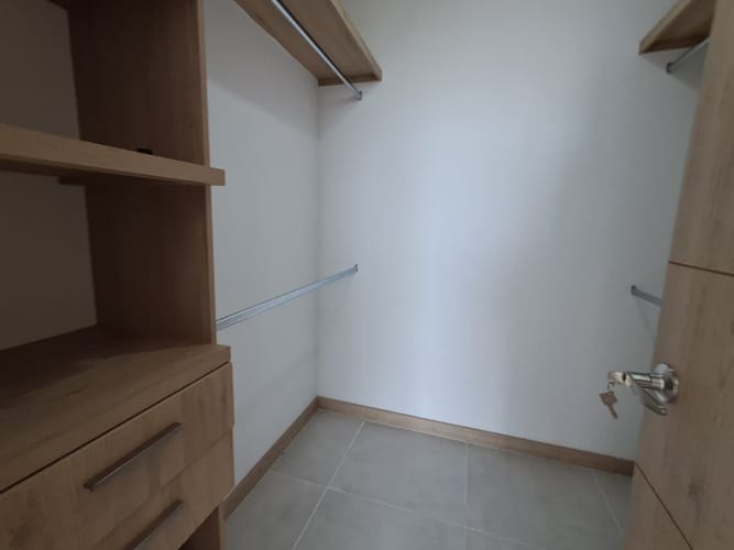 Apartamento de 3 alcobas en arriendo en Centro, Rionegro, 95 m² · foto 7 de 10