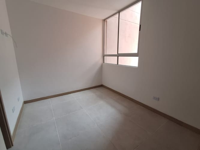 Apartamento de 3 alcobas en arriendo en Centro, Rionegro, 95 m² · foto 9 de 10