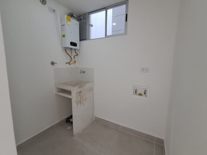 Apartamento de 3 alcobas en arriendo en Centro, Rionegro, 95 m² · foto 10 de 10