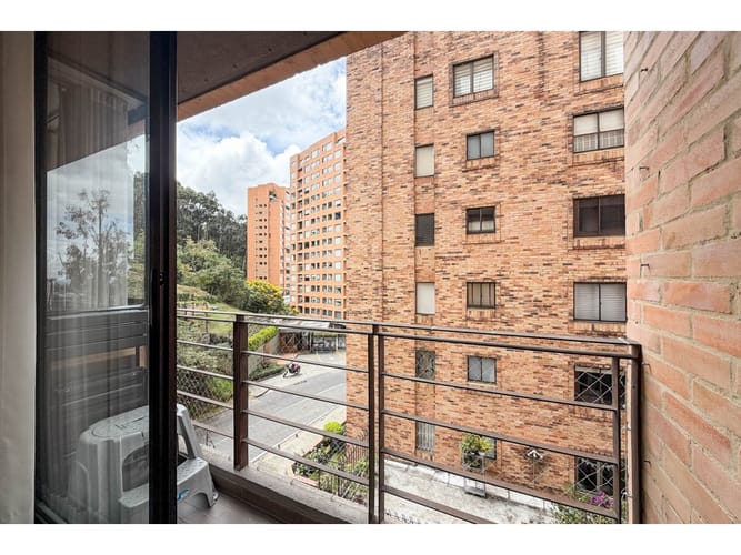 Apartamento de 2 alcobas en venta en El Castillo Chapinero, Bogotá, 96 m² · foto 3 de 24