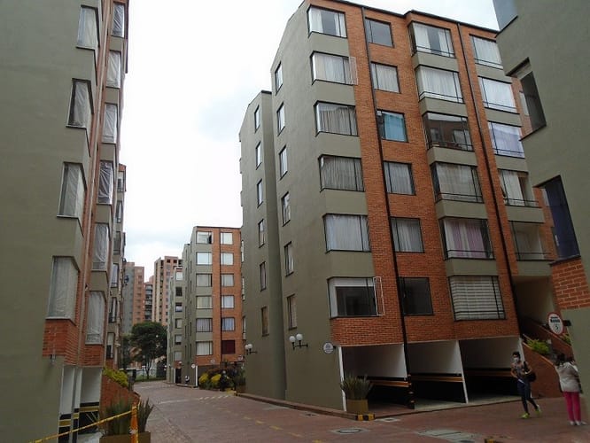 Apartamento de 3 alcobas en venta en Colina Campestre, Bogotá, 49 m² · foto 2 de 16