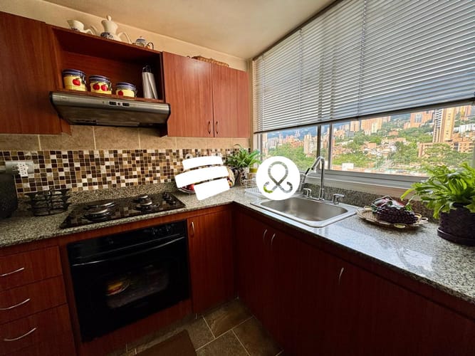 Apartamento de 4 alcobas en venta en El Poblado, Medellín, 123 m² · foto 6 de 23